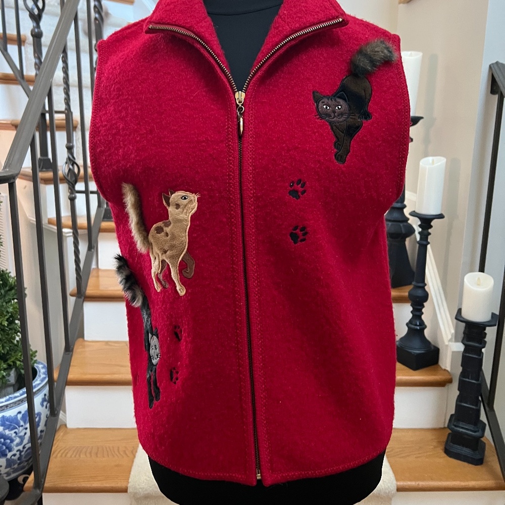 ❤️LIS INTERNATIONAL BOILED WOOL CAT VEST❤️ - Picture 15 of 15